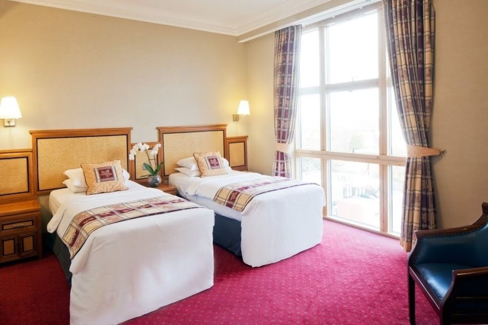 Grange Bracknell Hotel Eksteriør bilde